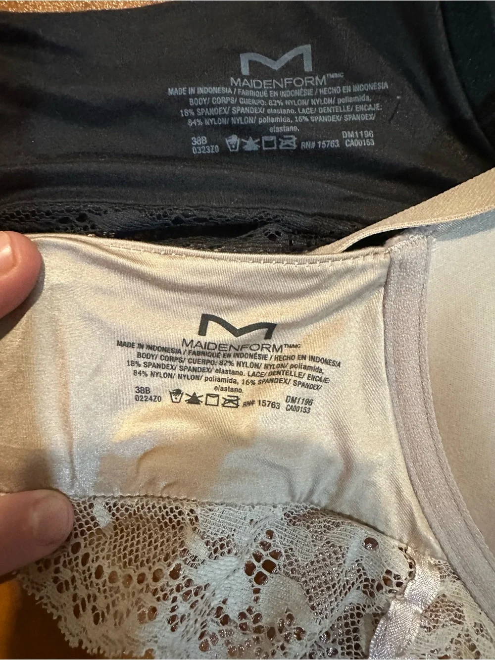 Maidenform 2-Pack Wireless T-Shirt Bras 38B Black & Nude Lace Comfort Bras